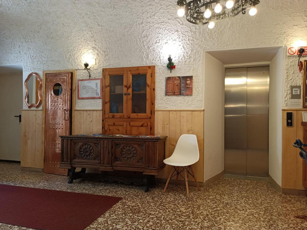 Hotel Gufo بورمْيو المظهر الخارجي الصورة