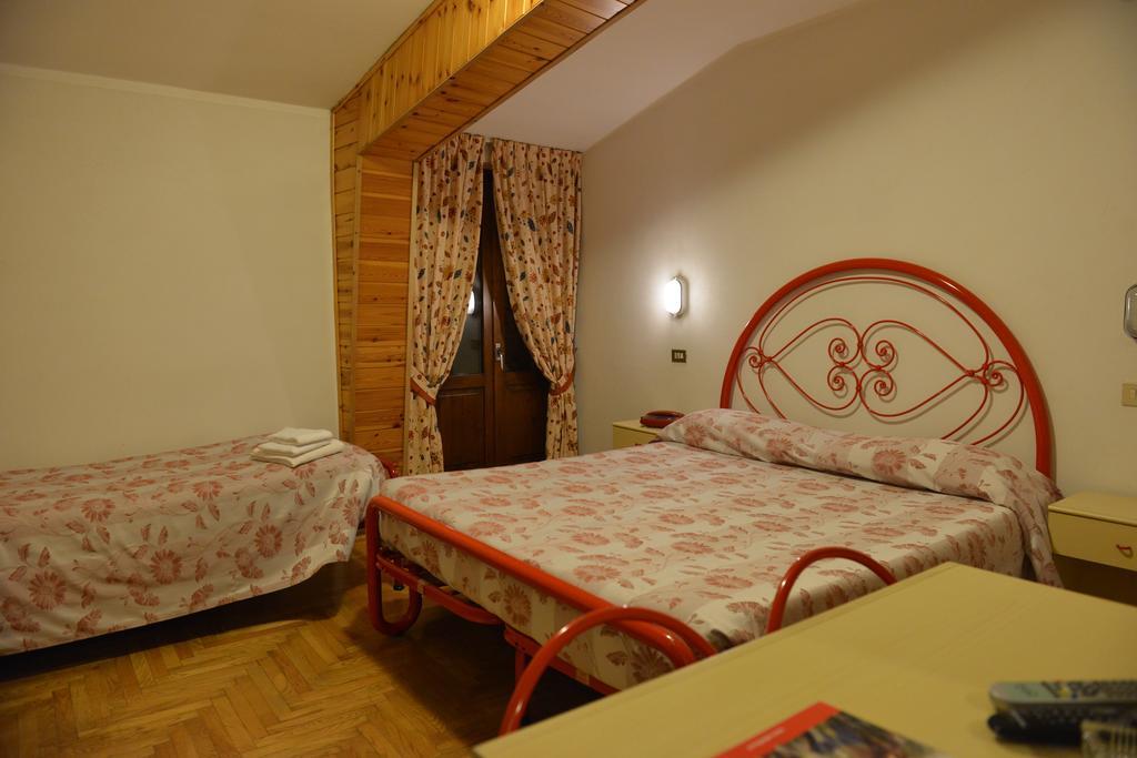 Hotel Gufo بورمْيو المظهر الخارجي الصورة
